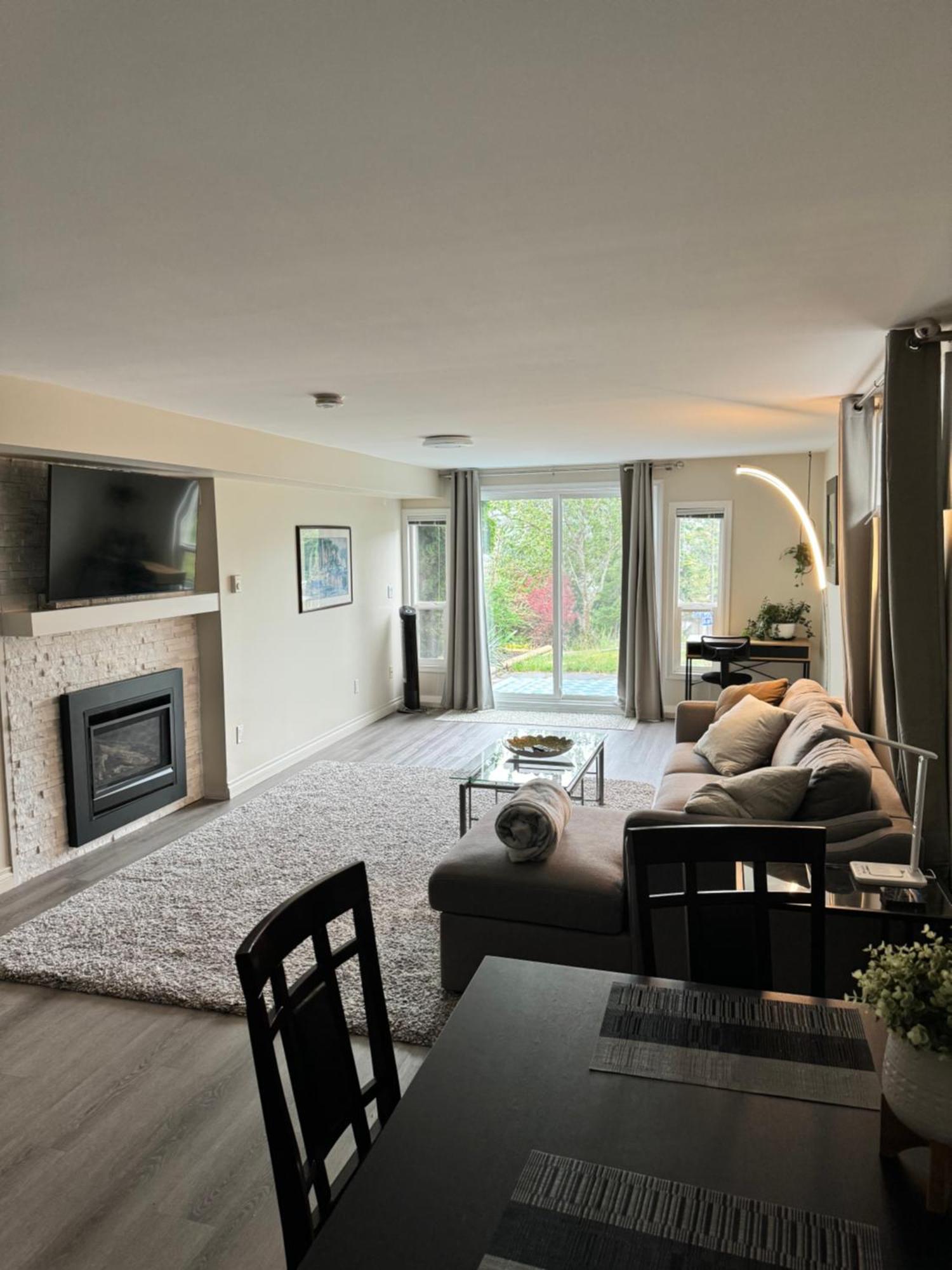 Bright Private Suite Near Departure Bay Beach Nanaimo Kültér fotó