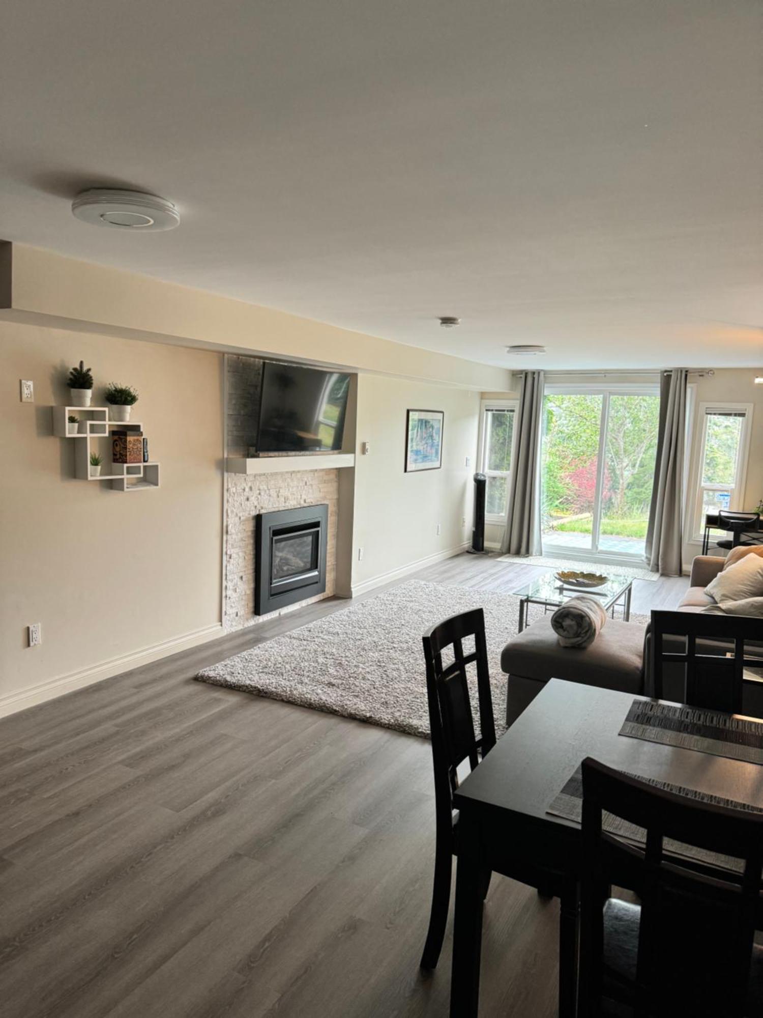 Bright Private Suite Near Departure Bay Beach Nanaimo Kültér fotó